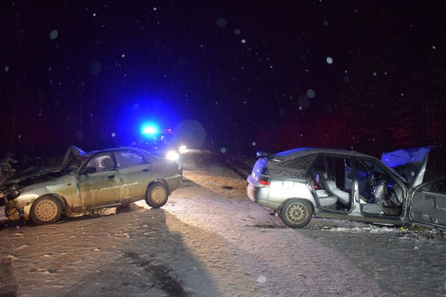 Столкновение  Chevrolet и ВАЗ на автодороге Ухта - Сосногорск